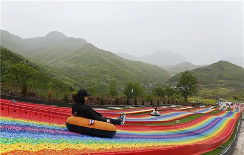 台山彩虹滑草场